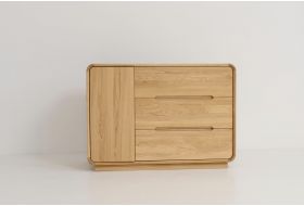 Komoda Modesta z drewnianymi drzwiami 120 cm z 3 szufladami, drewno dębowe
